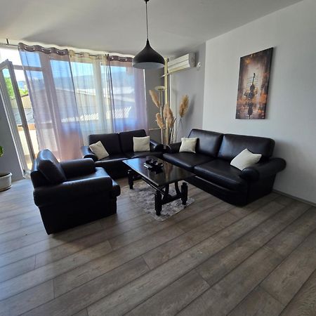 City Center Apt Wfree P Skopje Exterior photo