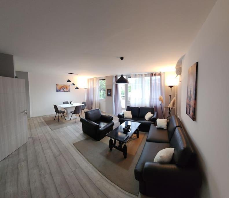 City Center Apt Wfree P Skopje Exterior photo